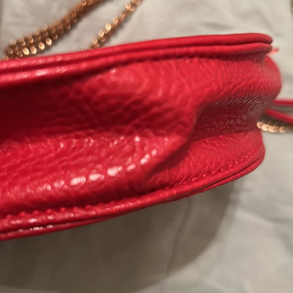 RED Lip Shape Chain Crossbody/Shoulder Bag - Picture 5 of 7